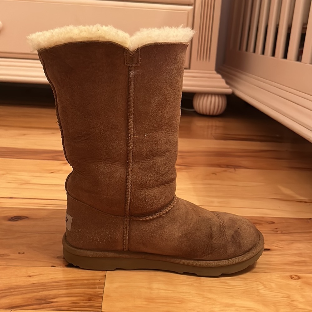 bailey button uggs chestnut size 5 - Picture 4 of 5